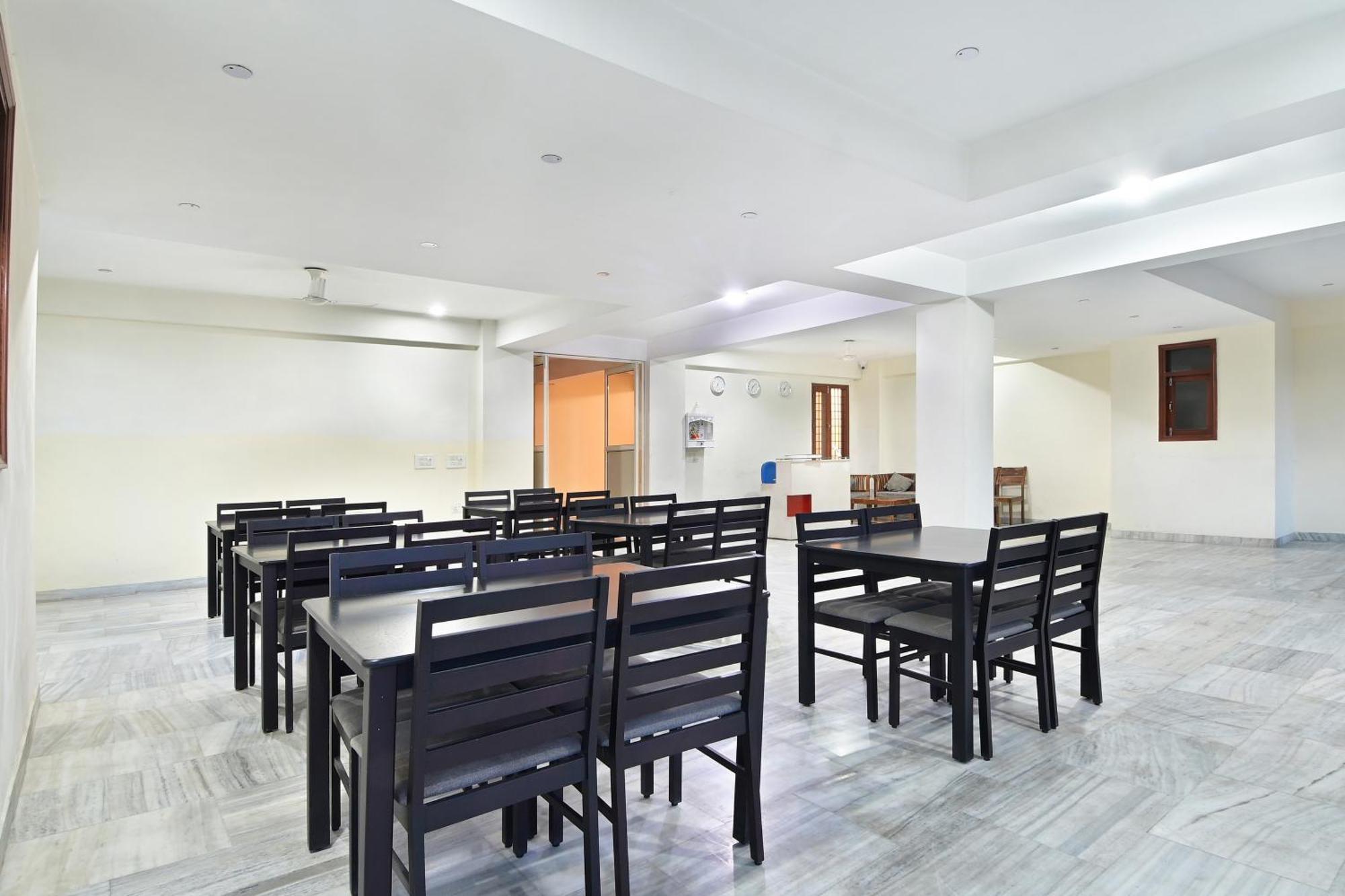 Hotel The York - Couple-Unfriendly Hotel Noida Exterior foto
